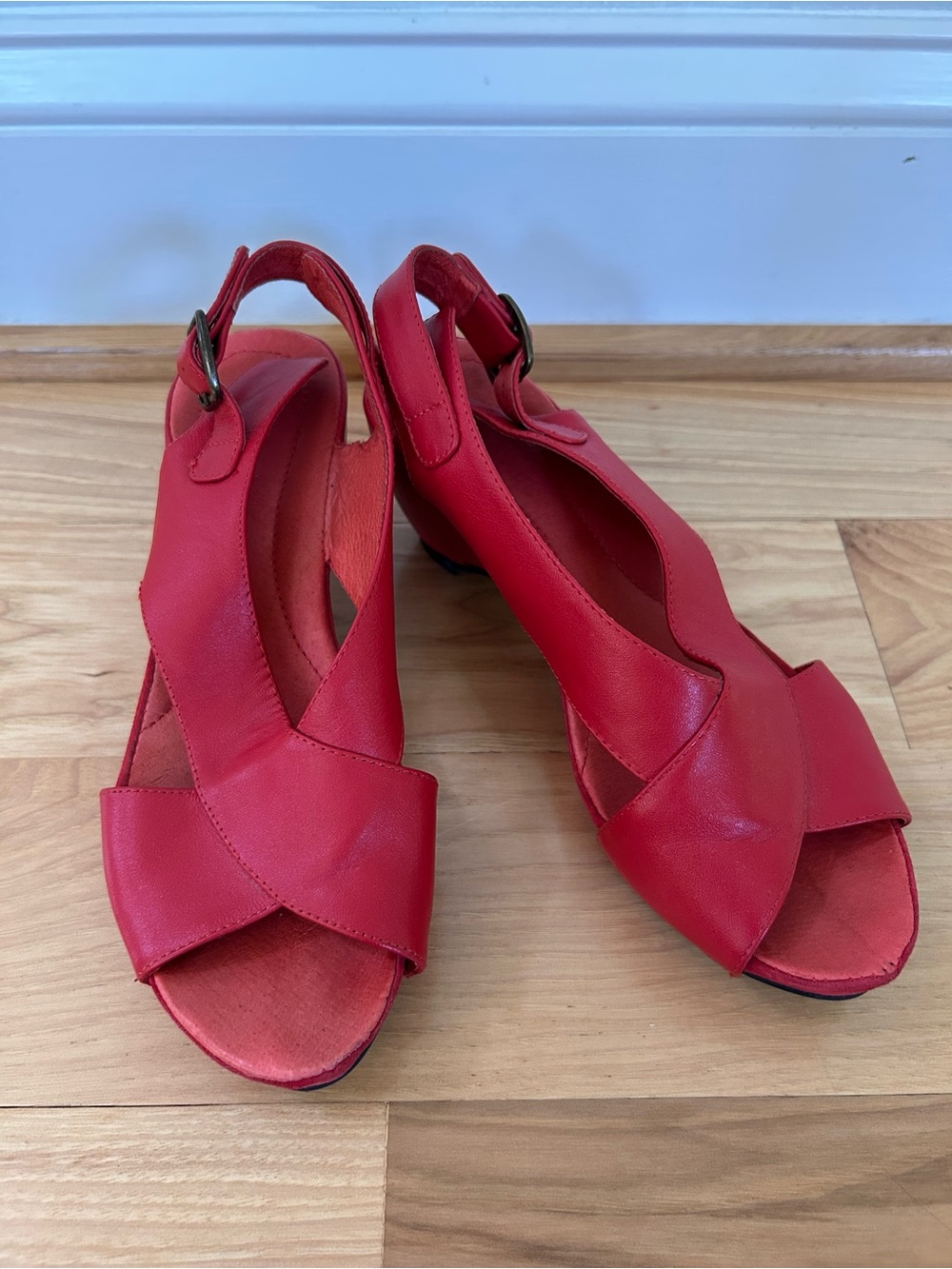 Women's Red Leather Slingback Sandals with Crisscross Straps